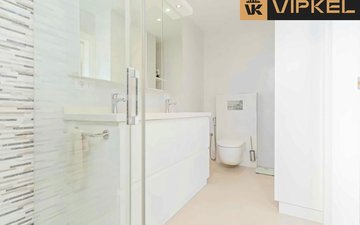 Property slide 21