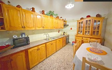 Property slide 43