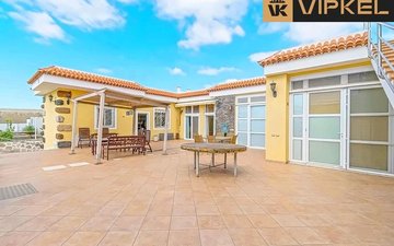 Property slide 22