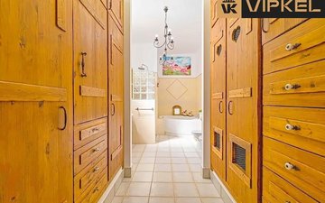 Property slide 21