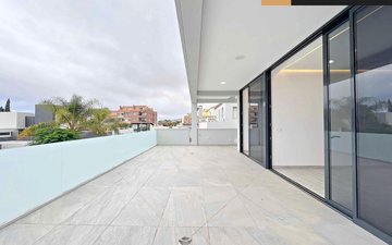 Property slide 32