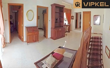 Property slide 10