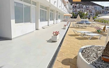 Property slide 32