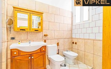 Property slide 17