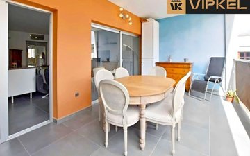 Property slide 14