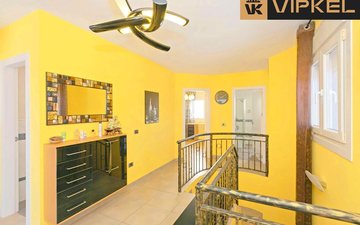 Property slide 20
