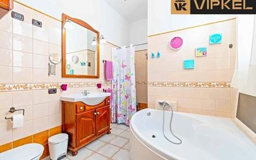 Property slide 14