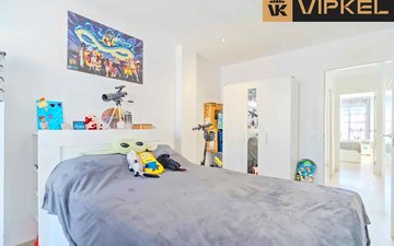 Property slide 21