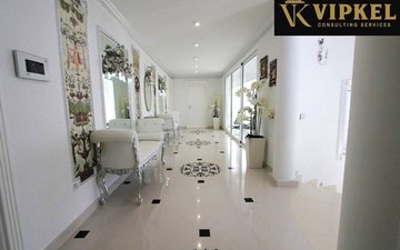 Property slide 23