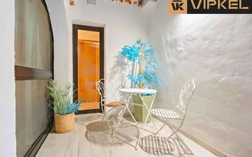 Property slide 16