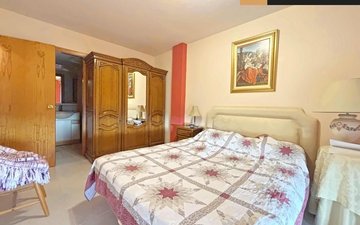 Property slide 10
