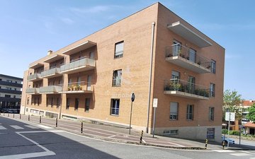 Property slide 32