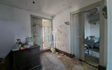 Property slide 21