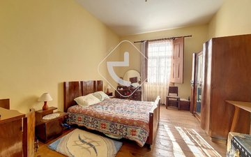 Property slide 10