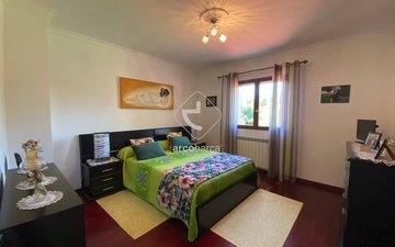 Property slide 32