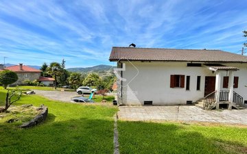 Property slide 32