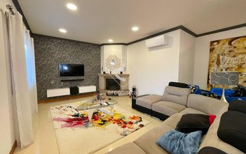 Property slide 10