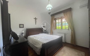 Property slide 77
