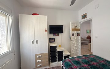 Property slide 10