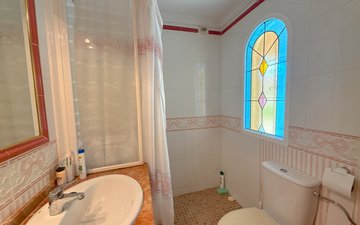 Property slide 32