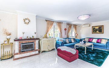 Property slide 18