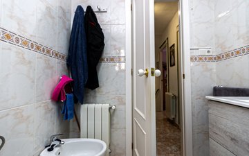 Property slide 32