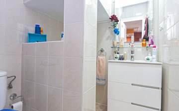 Property slide 19