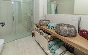 Property slide 25