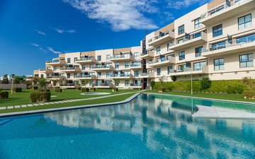 Property slide 32