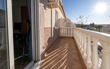 Property slide 32