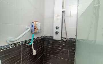 Property slide 32