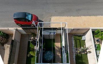 Property slide 32