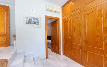 Property slide 32