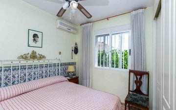 Property slide 32