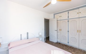 Property slide 32