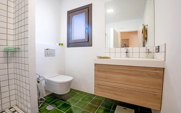 Property slide 18