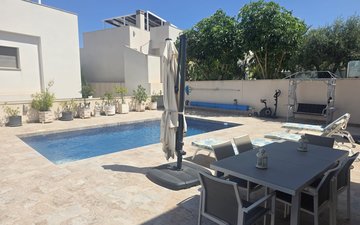 Property slide 31