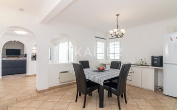 Property slide 10