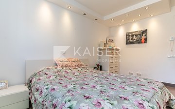 Property slide 32