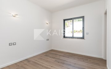 Property slide 21