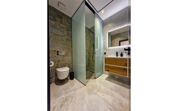 Property slide 18