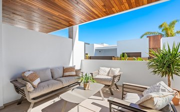 Property slide 32