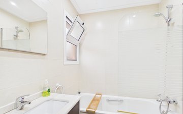Property slide 32