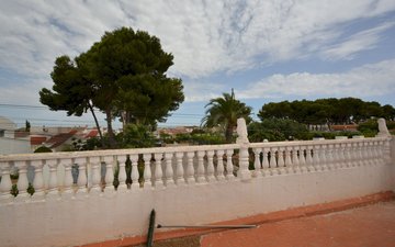 Property slide 32
