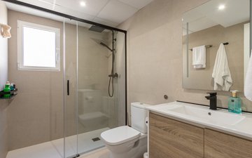 Property slide 32