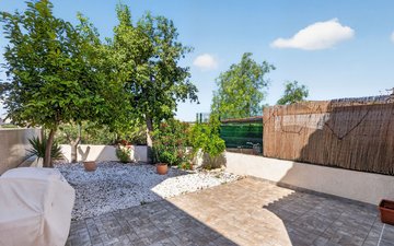 Property slide 25