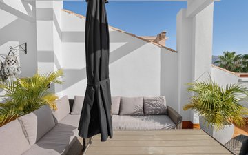 Property slide 32