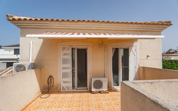 Property slide 32