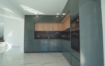 Property slide 32