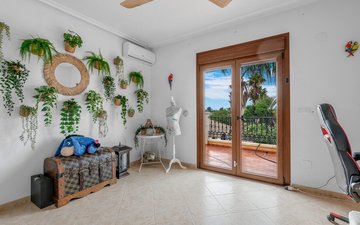 Property slide 32